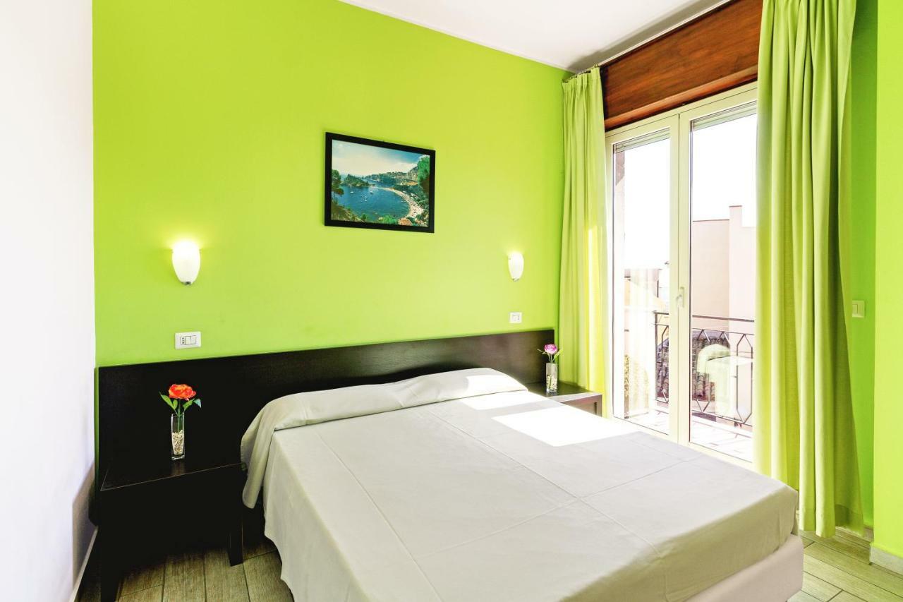 Seaview Terrace Sunny Apartment Giardini-Naxos Kültér fotó