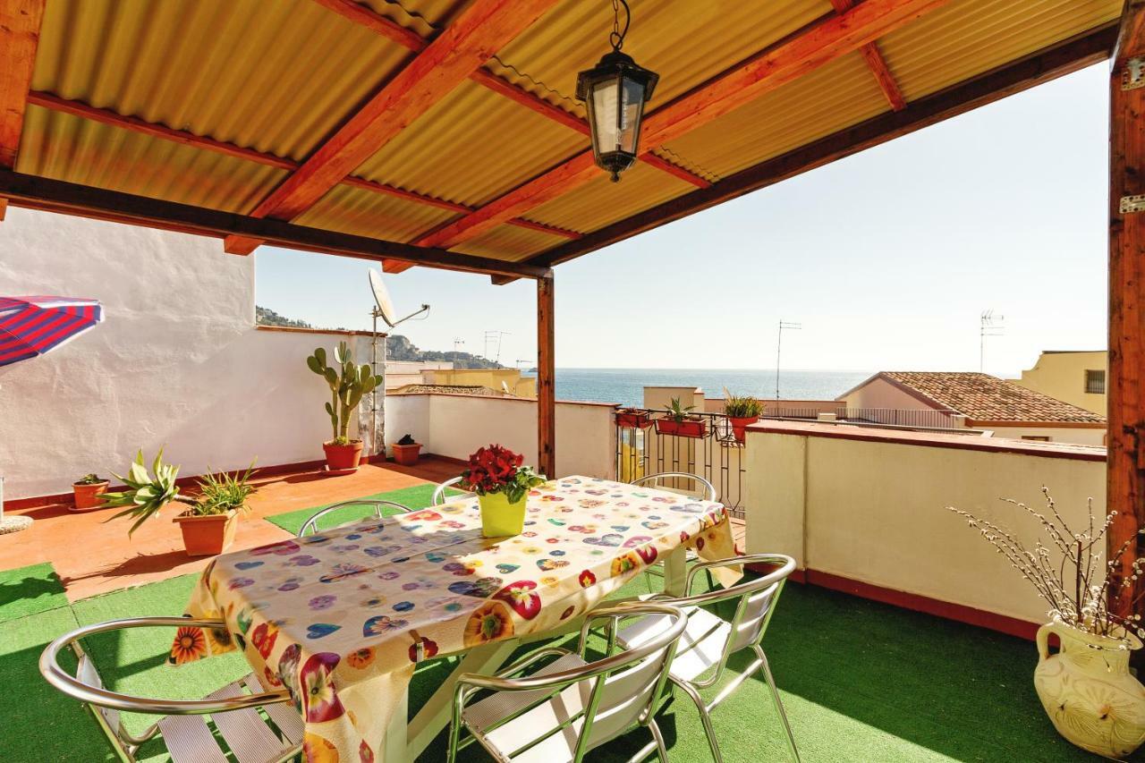 Seaview Terrace Sunny Apartment Giardini-Naxos Kültér fotó