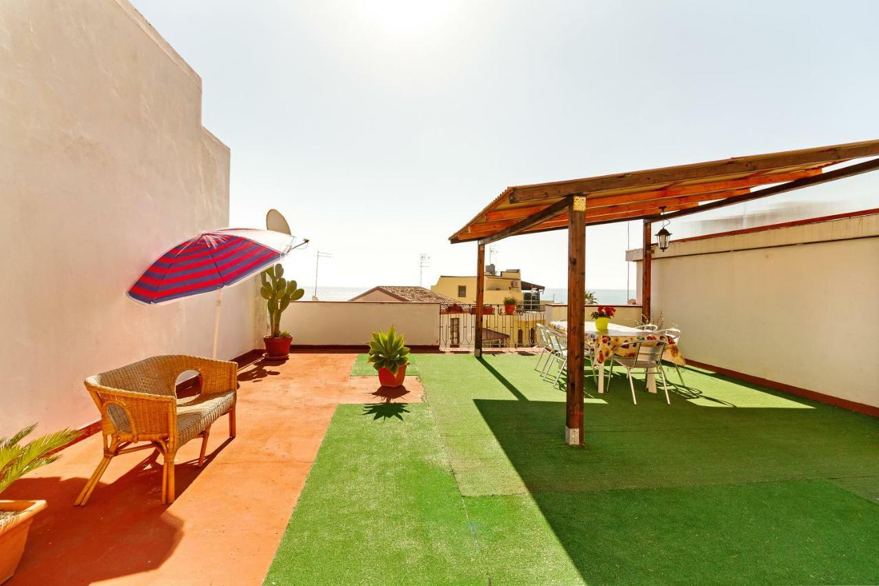 Seaview Terrace Sunny Apartment Giardini-Naxos Kültér fotó